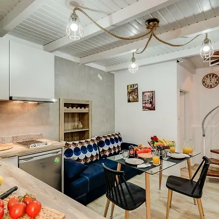 Διαμέρισμα Modern Old Town Maisonette *